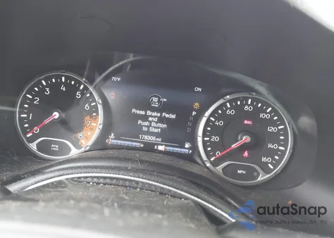 2017 Jeep Renegade Limited Fwd из США, поврежденный, VIN ZACCJADBXHPE41667